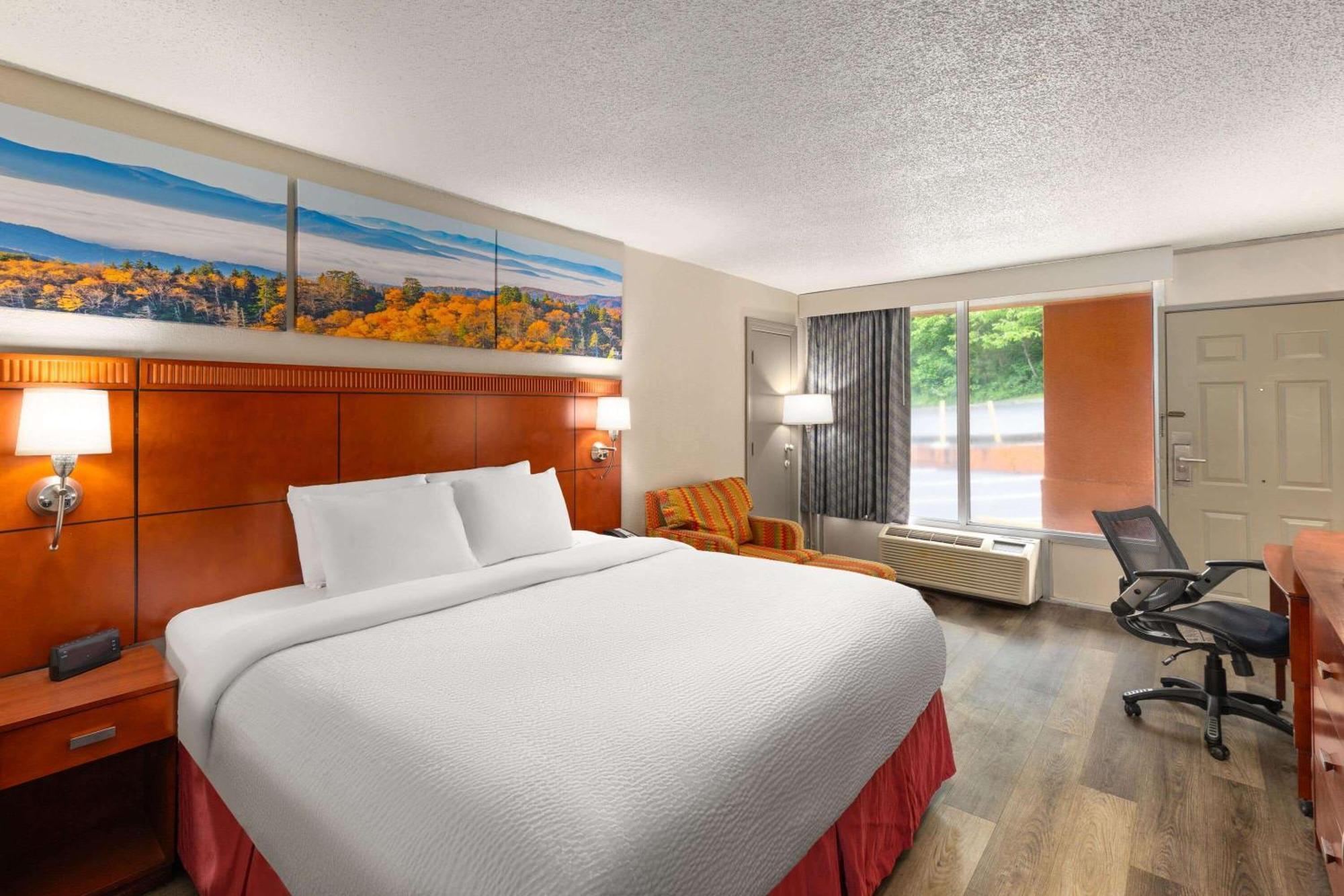 Days Inn By Wyndham Knoxville East Екстериор снимка