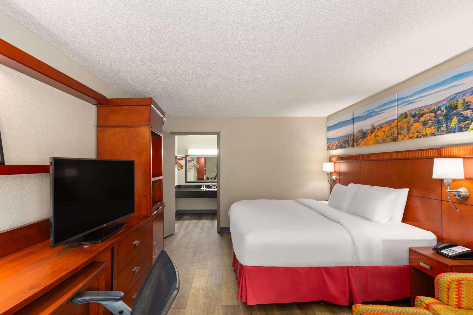 Days Inn By Wyndham Knoxville East Екстериор снимка