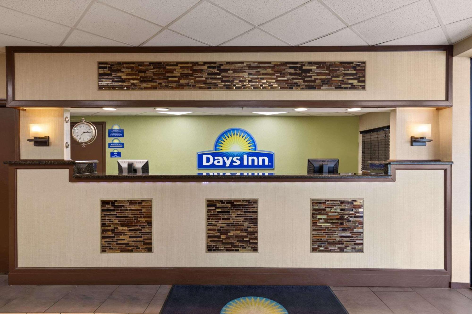 Days Inn By Wyndham Knoxville East Екстериор снимка